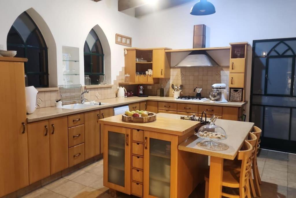 Villa המייסדים Zikhron Ya'akov Esterno foto